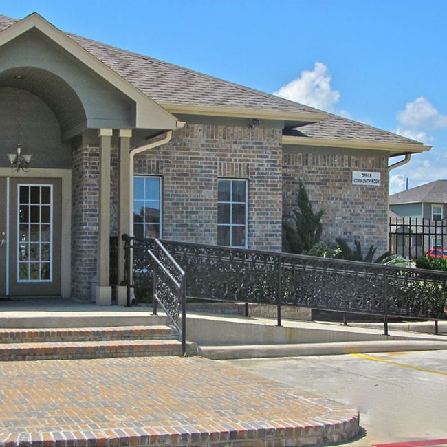 Southwood-Crossing-Port-Arthur-TX-leasing-office (1)